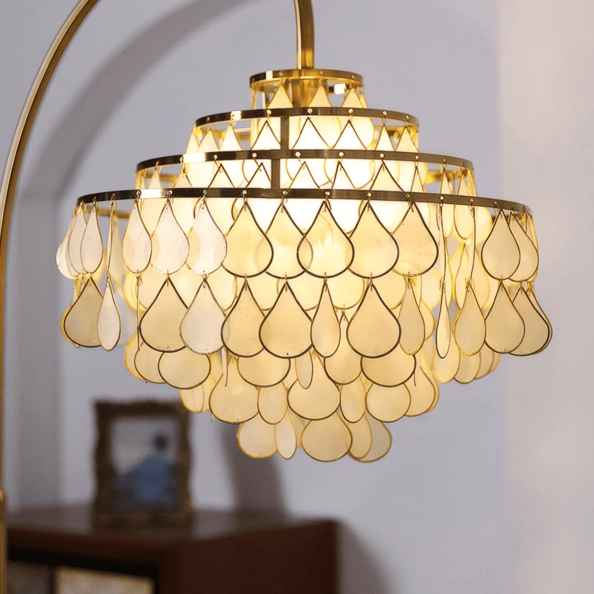 Lumière Shell Floor Lamp with Mother-of-Pearl Shade