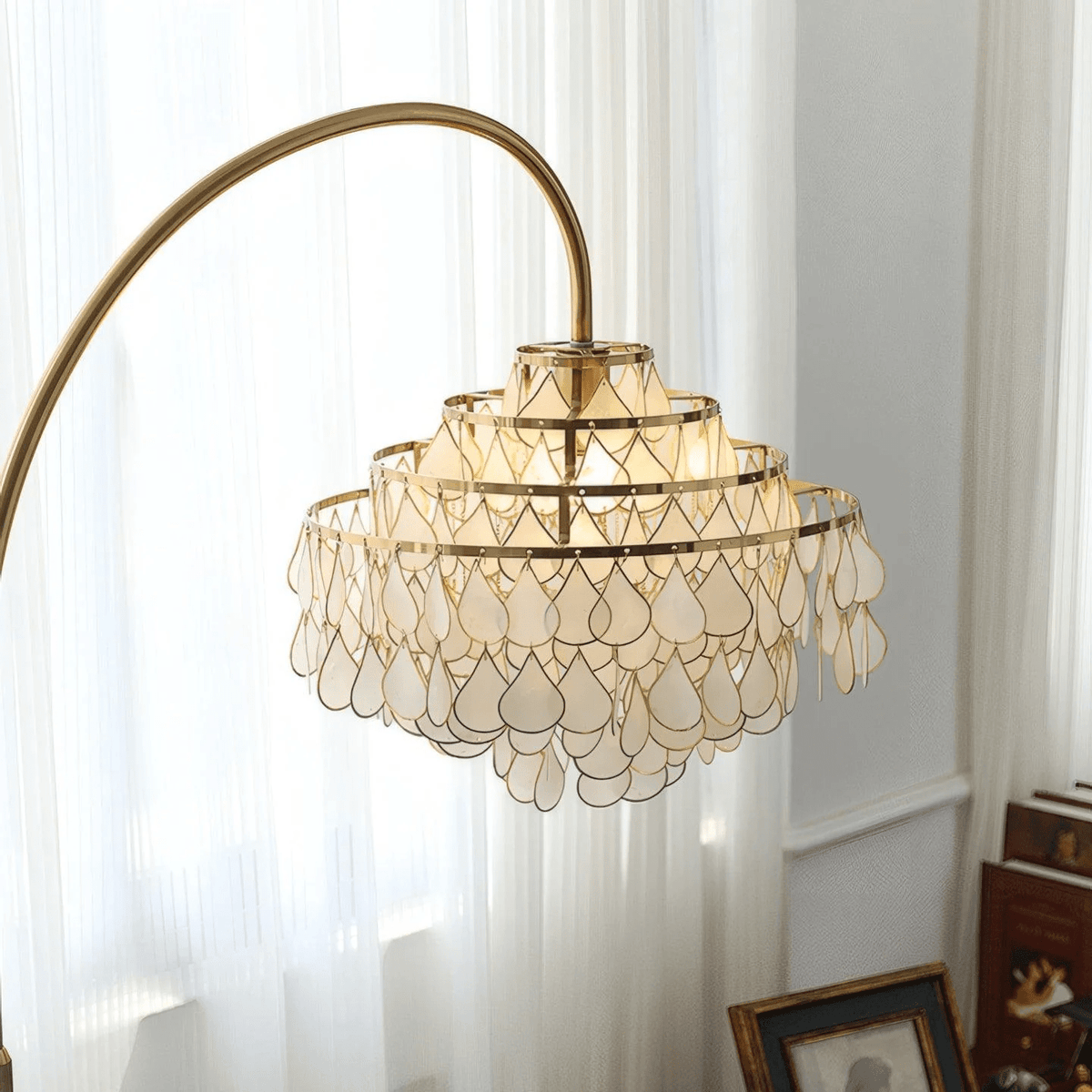 Lumière Shell Floor Lamp with Mother-of-Pearl Shade