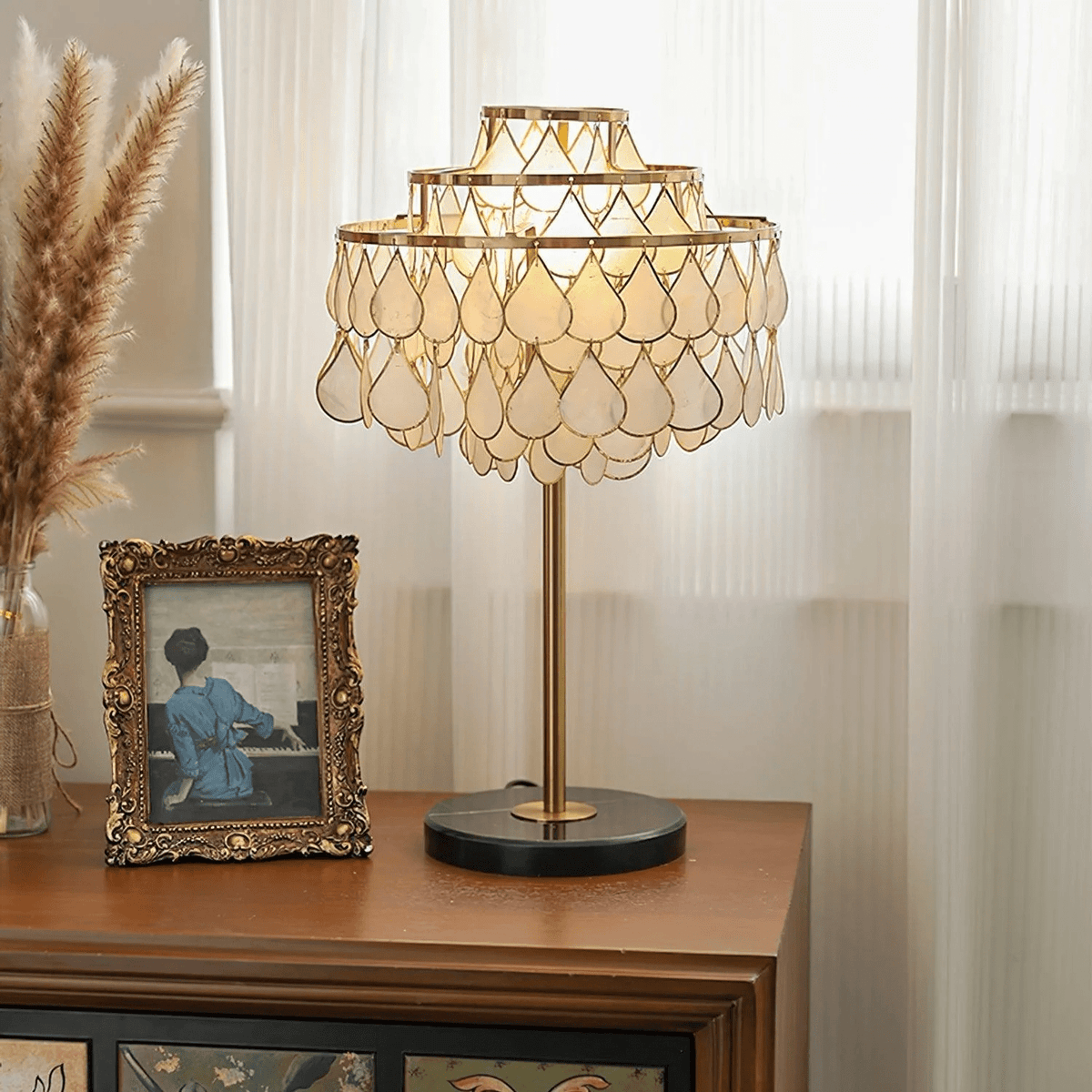 Teardrops Shell Table Lamp in Gold and Black Marble