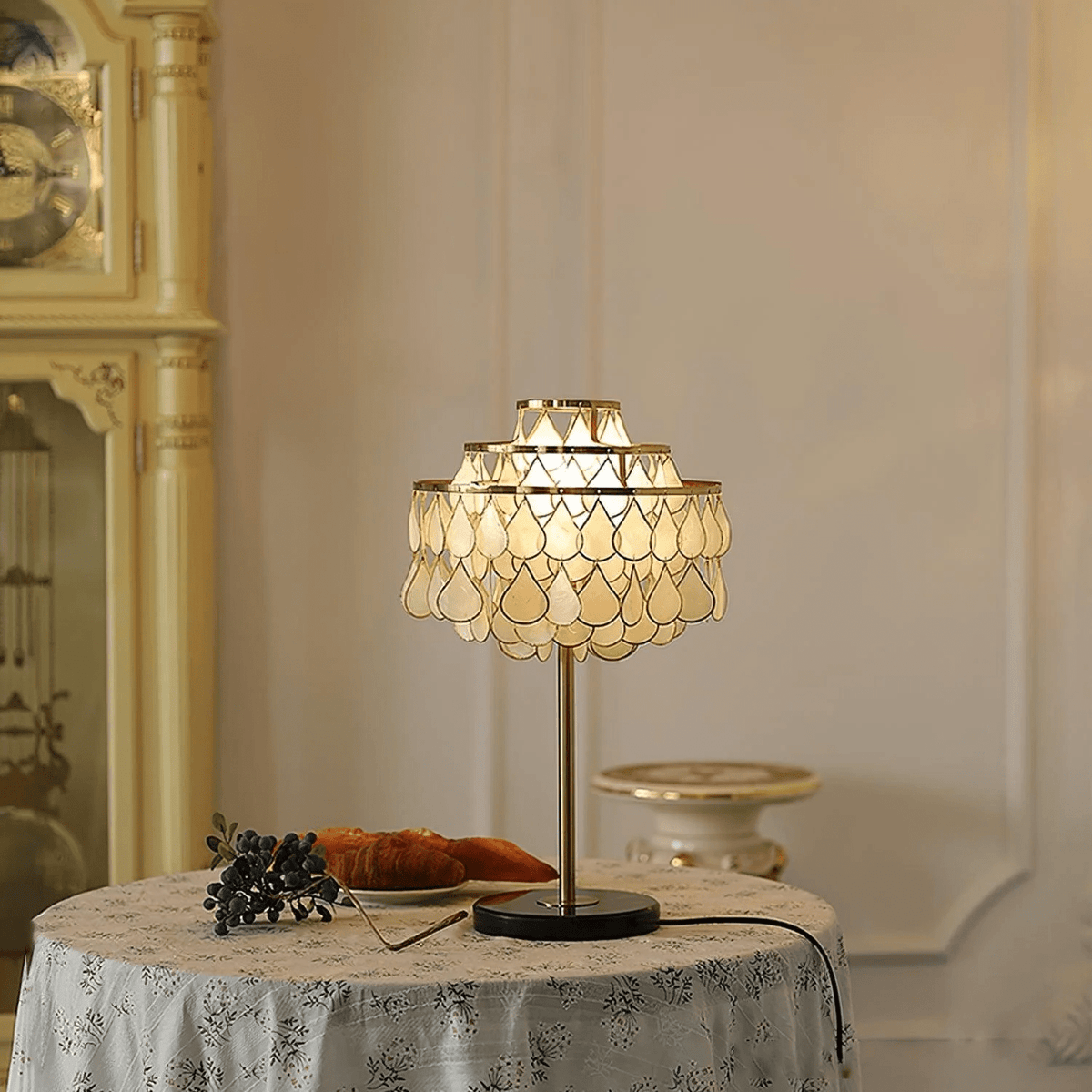 Teardrops Shell Table Lamp in Gold and Black Marble