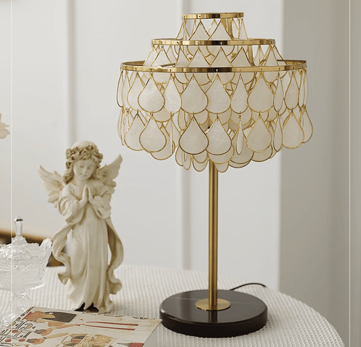 Teardrops Shell Table Lamp in Gold and Black Marble