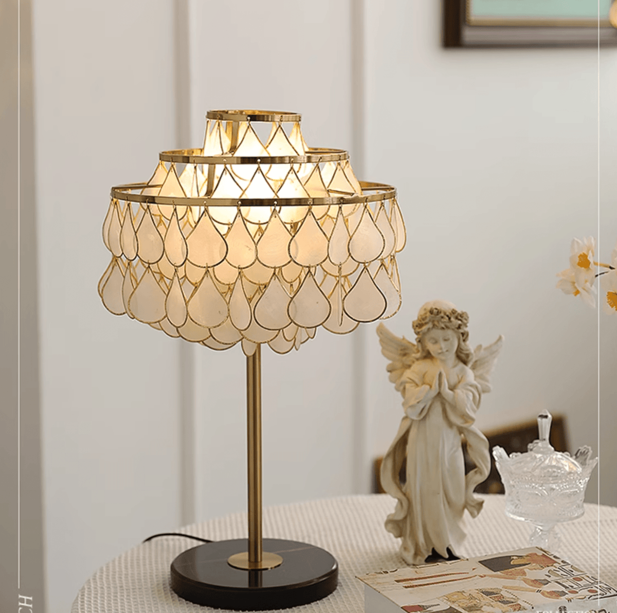 Teardrops Shell Table Lamp in Gold and Black Marble