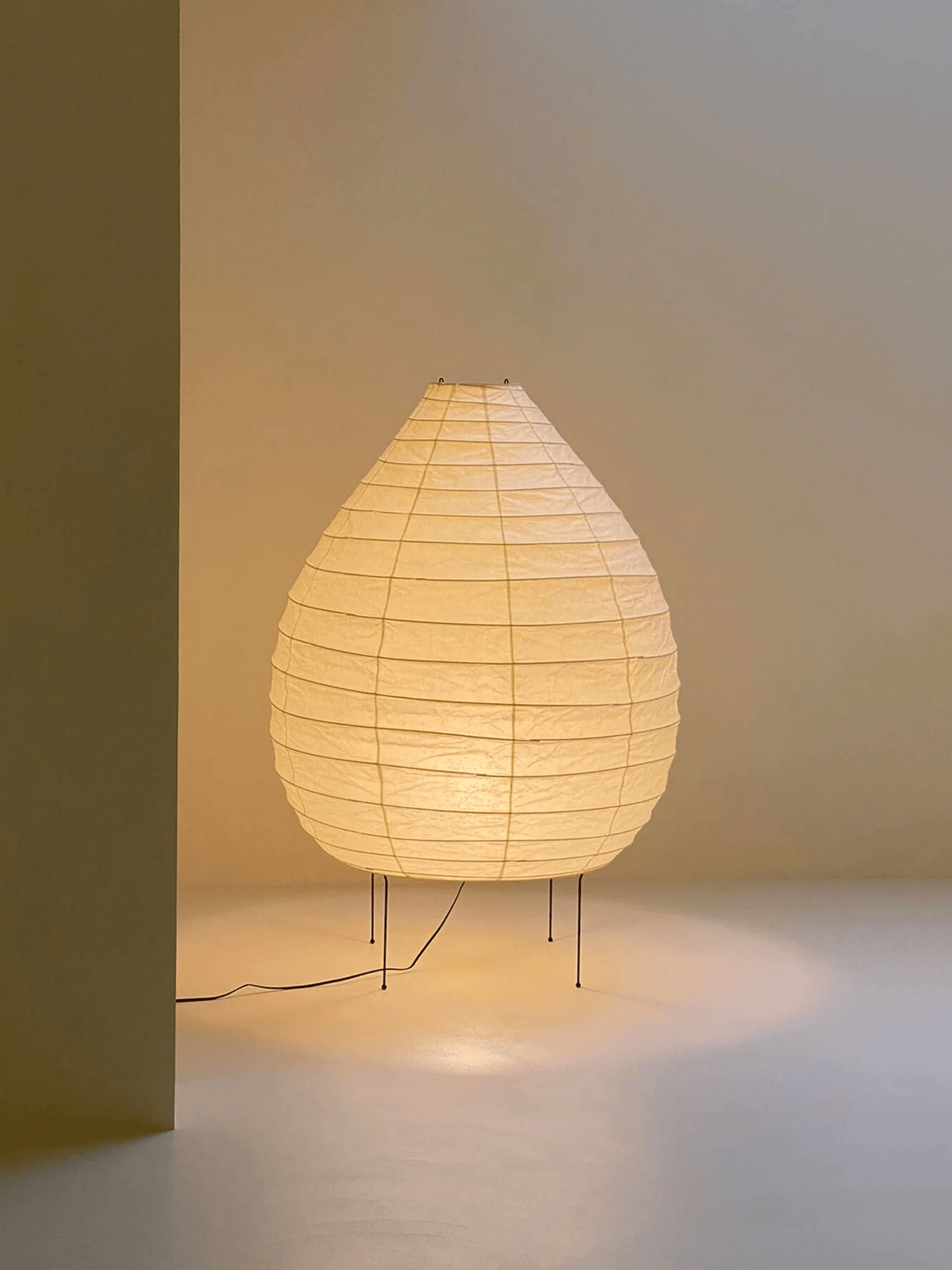 Washi Paper Floor Lamp – Handcrafted Rice Paper Lantern for Modern Interiors