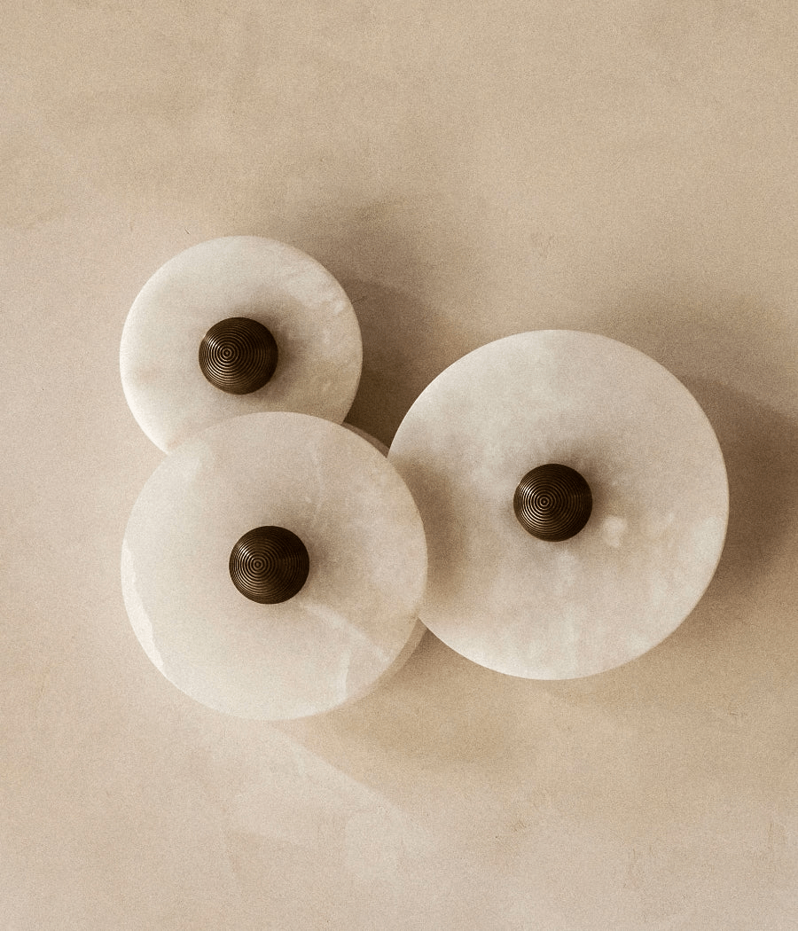 Nayra Alabaster Wall Sconce – Sculpted LED Wall Light in Natural Stone