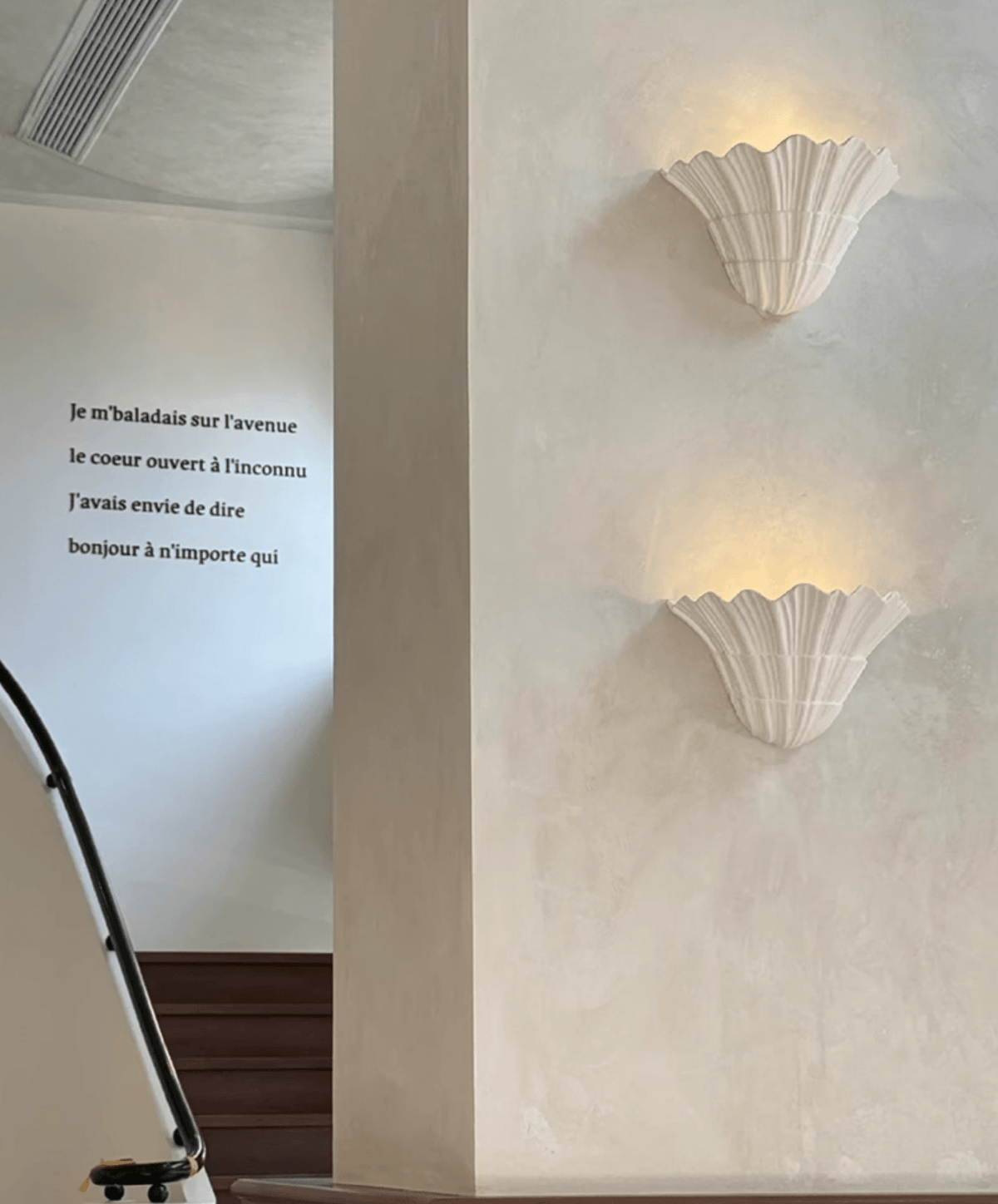Marina Shell Wall Sconce – Sculptural Coastal Light in White