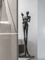 Graceful Reader Sculpture Floor Lamp – Matte Black Modern Art Light