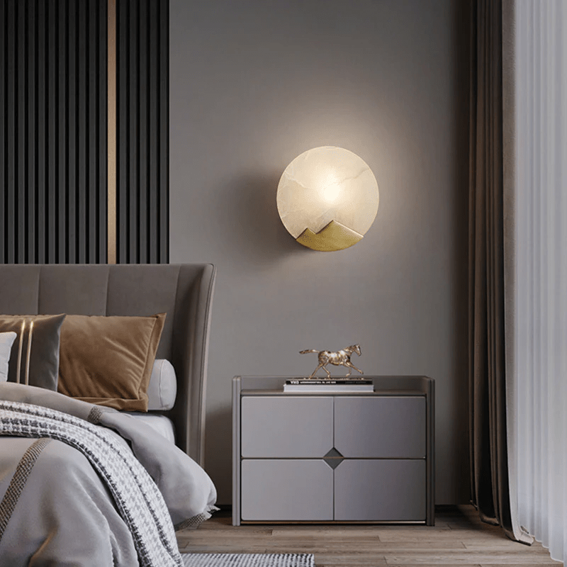 Lasterba Alabaster Wall Sconce in Brass – Modern Illumination for Refined Interiors