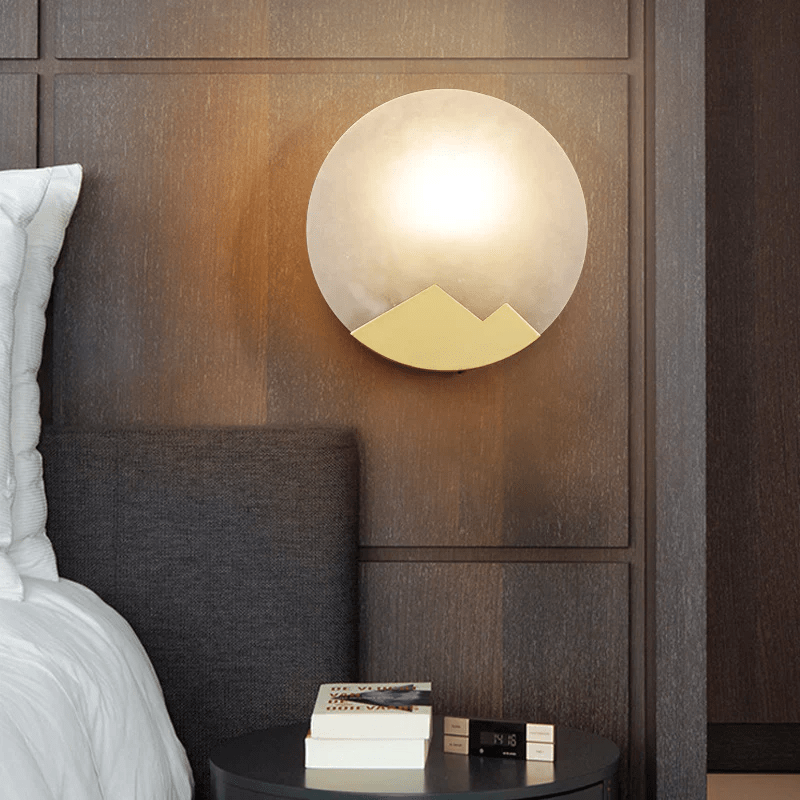 Lasterba Alabaster Wall Sconce in Brass – Modern Illumination for Refined Interiors