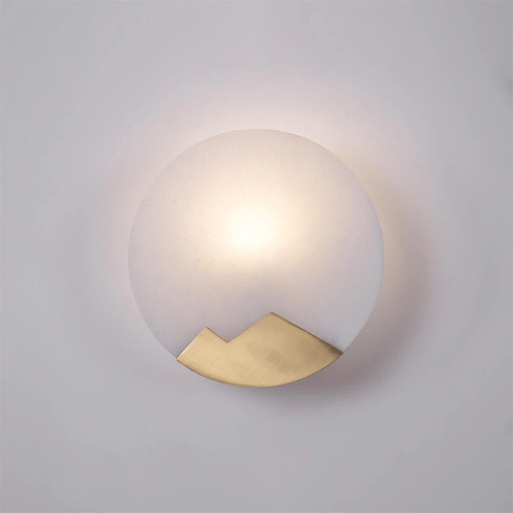 Lasterba Alabaster Wall Sconce in Brass – Modern Illumination for Refined Interiors
