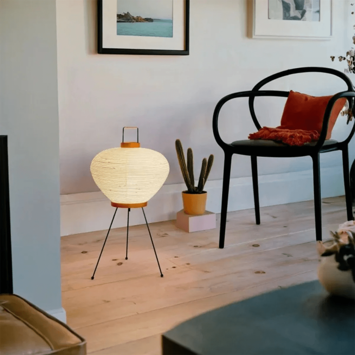Washi Paper Table Lamp with Bamboo Ribs – Modern Ambient Lighting