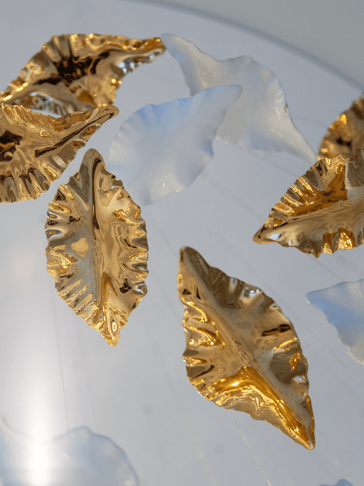 Sculptural Glass Leaf Chandelier — Twisted Modern Pendant for Grand Interiors
