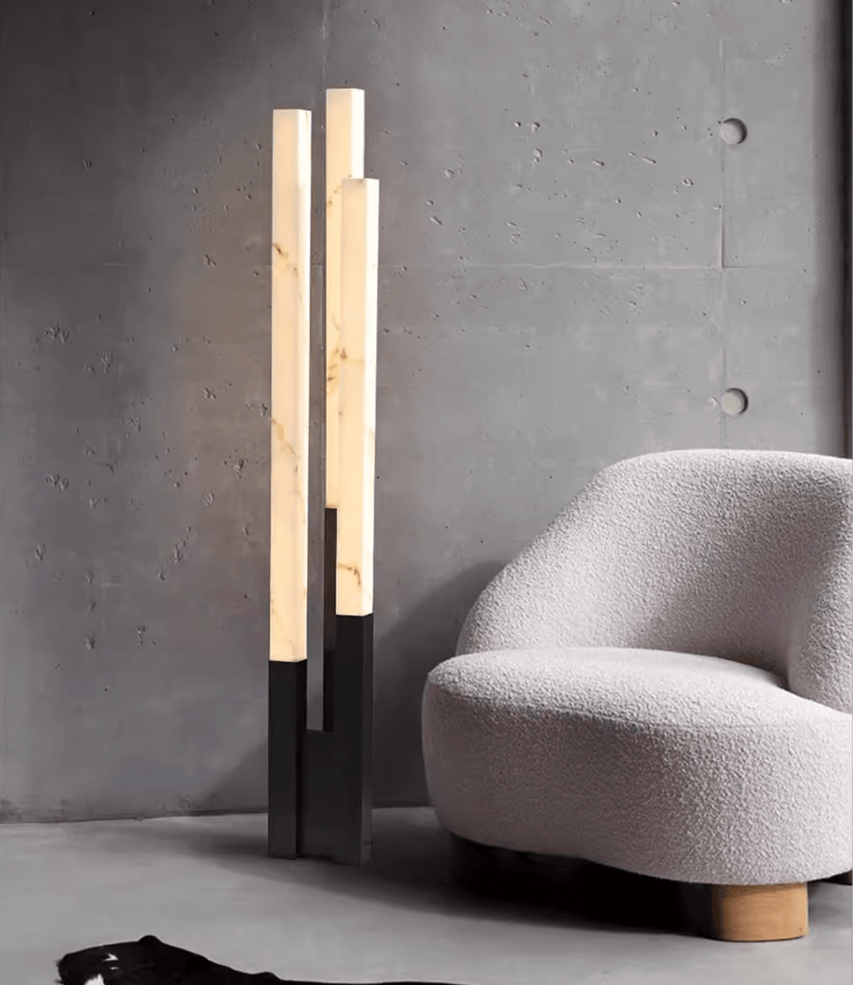 Callisto Alabaster Floor Lamp – Sculptural LED Brass Floor Light