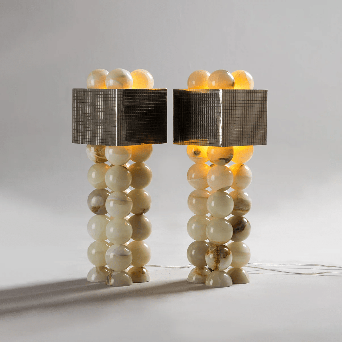 Quava Jade Table Lamp – Natural Stone Sculptural Lighting for Modern Interiors