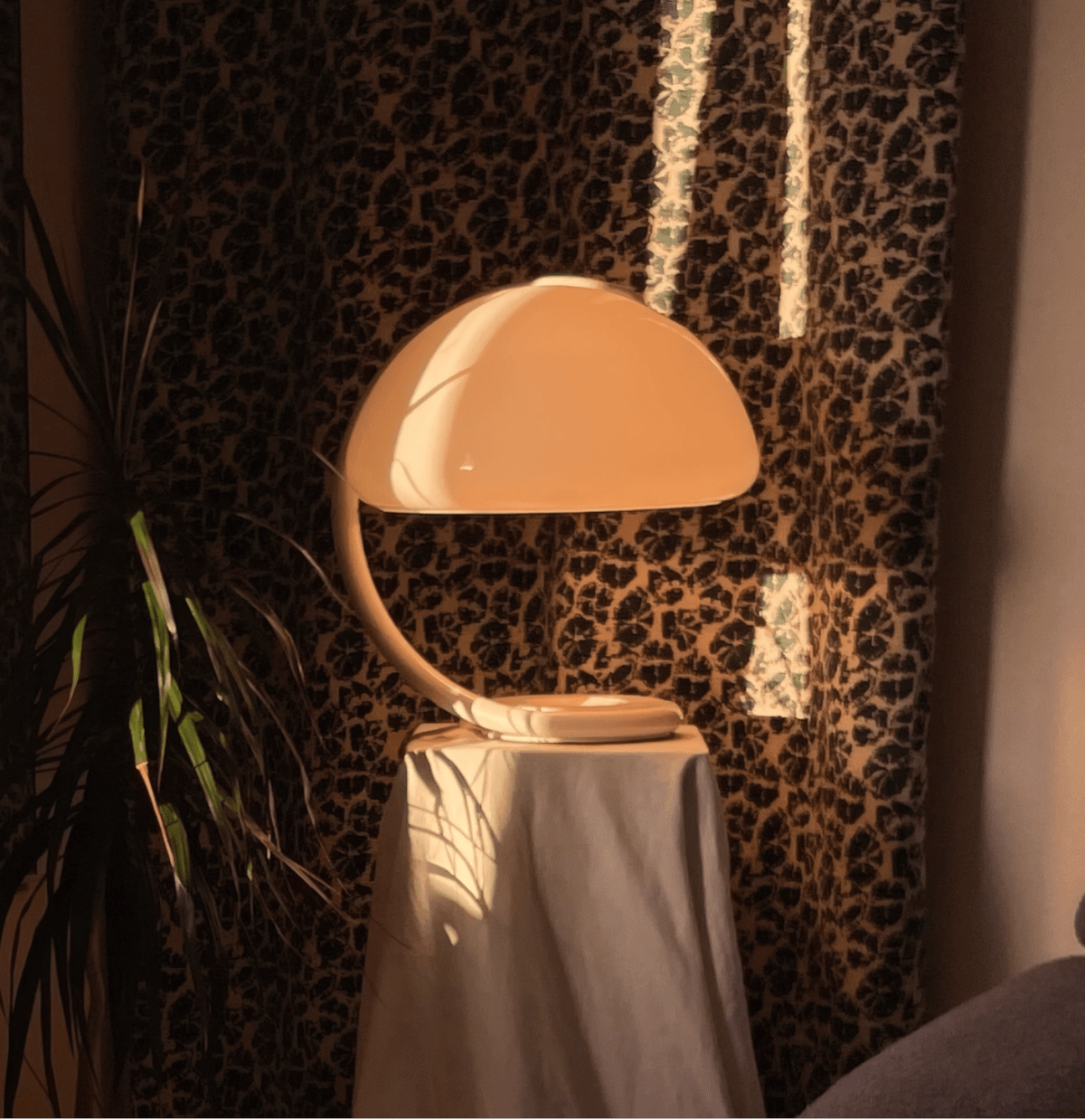 Arc Dome Table Lamp – Modern Minimalist LED Desk Lamp for Bedroom & Living Room