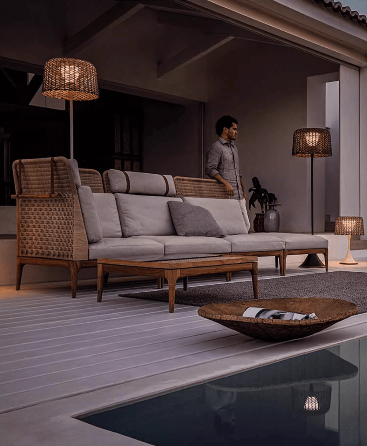 Callum Woven Solar Floor Lamp – Artisan Outdoor LED Lighting