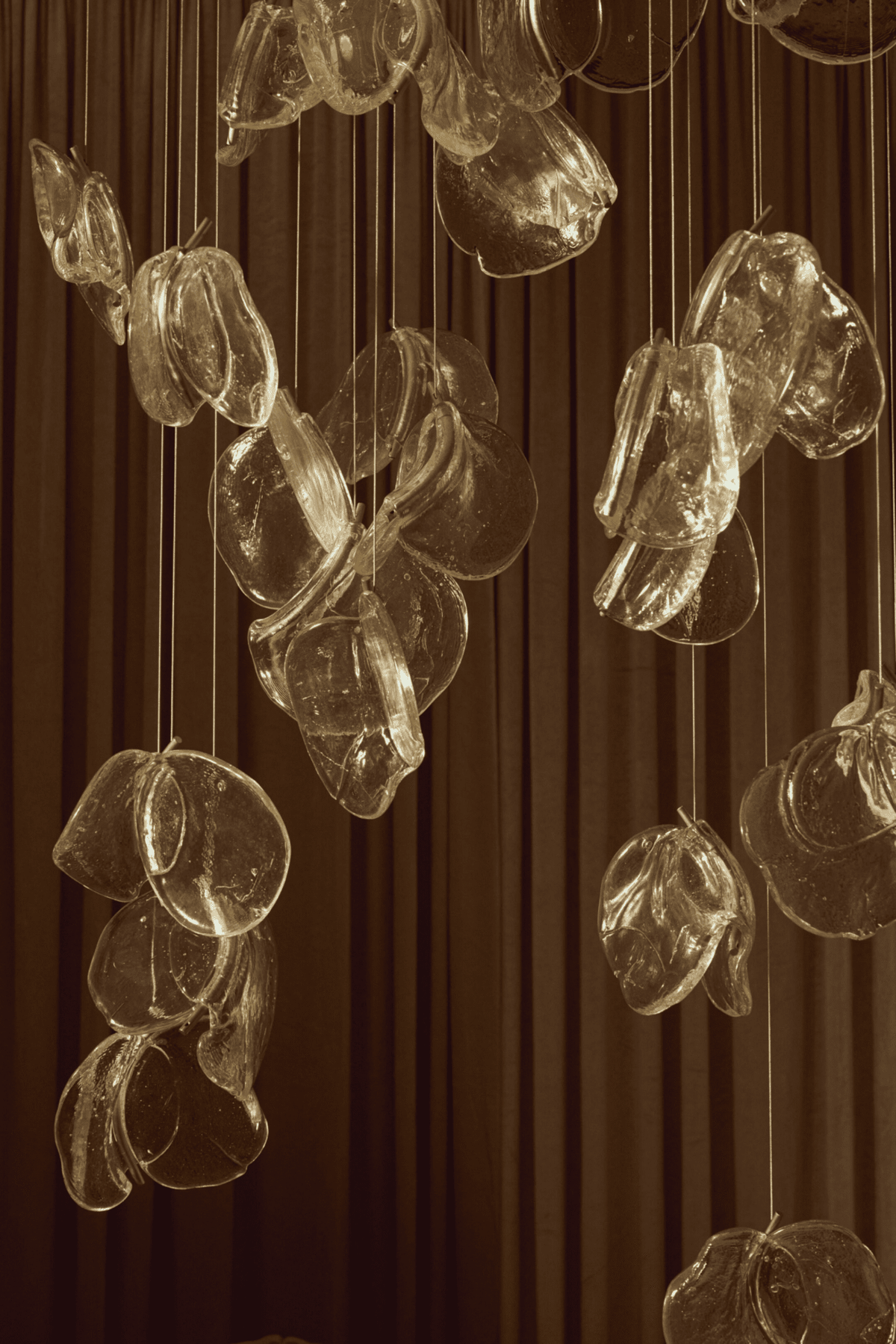 Luminous Glass Petals Pendant Chandelier – Modern LED Hanging Light for Dining Room and Living Room