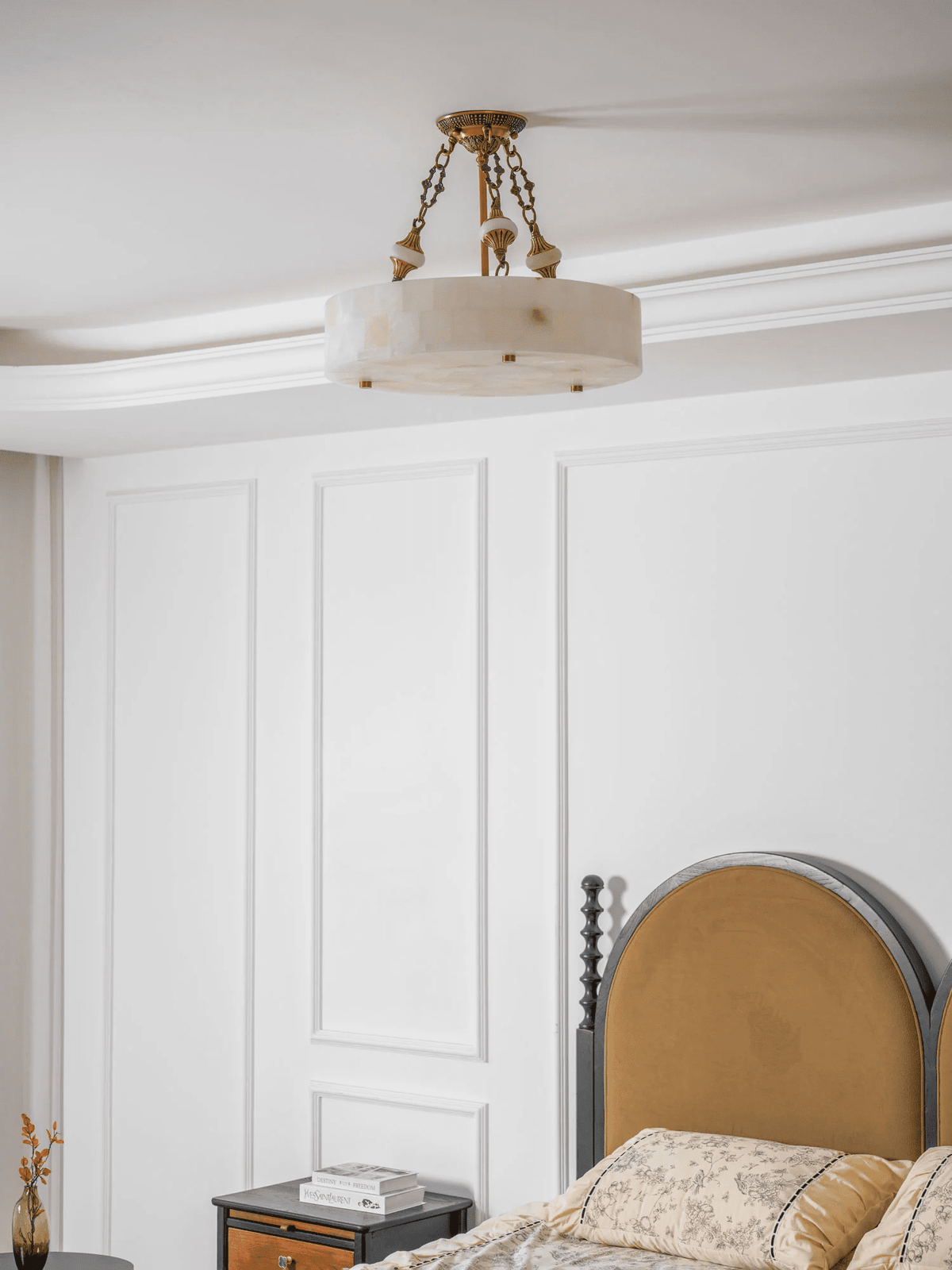 Lumisora Alabaster Ceiling Lamp – Sculptural Brass & Natural Stone Chandelier