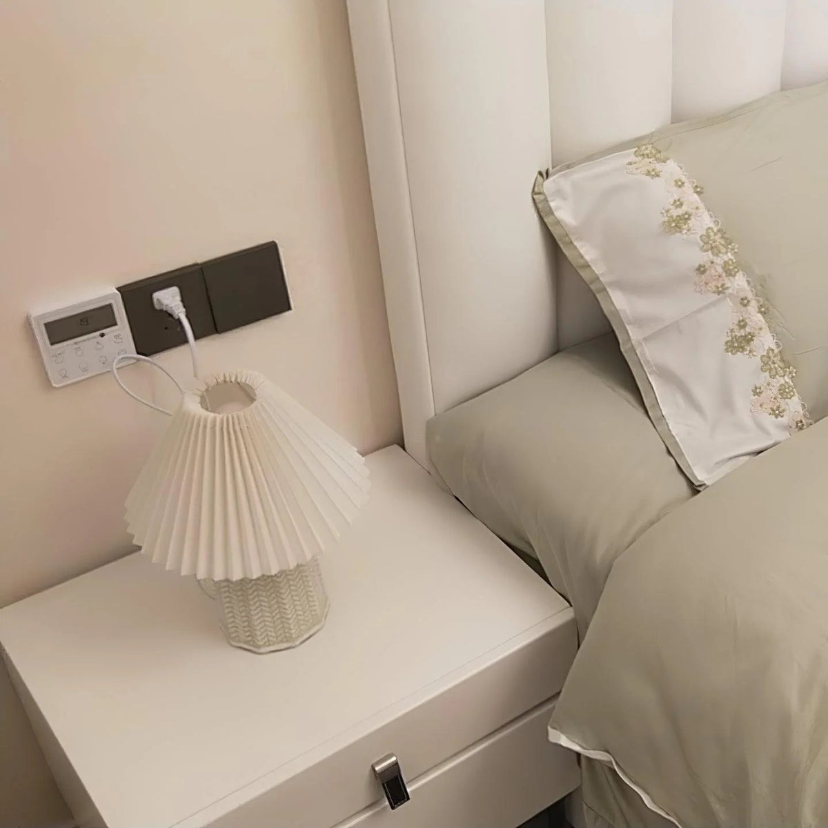 Retroshade Table Lamp