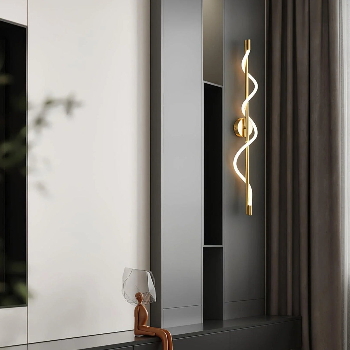 Curve Beam Wall Light