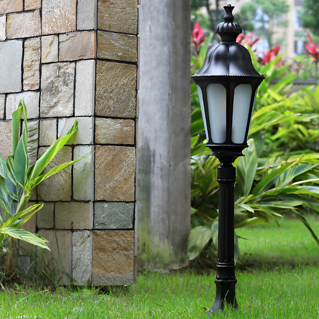 European-Style LED Pathway Lamp Post in Black for Garden and Courtyard
