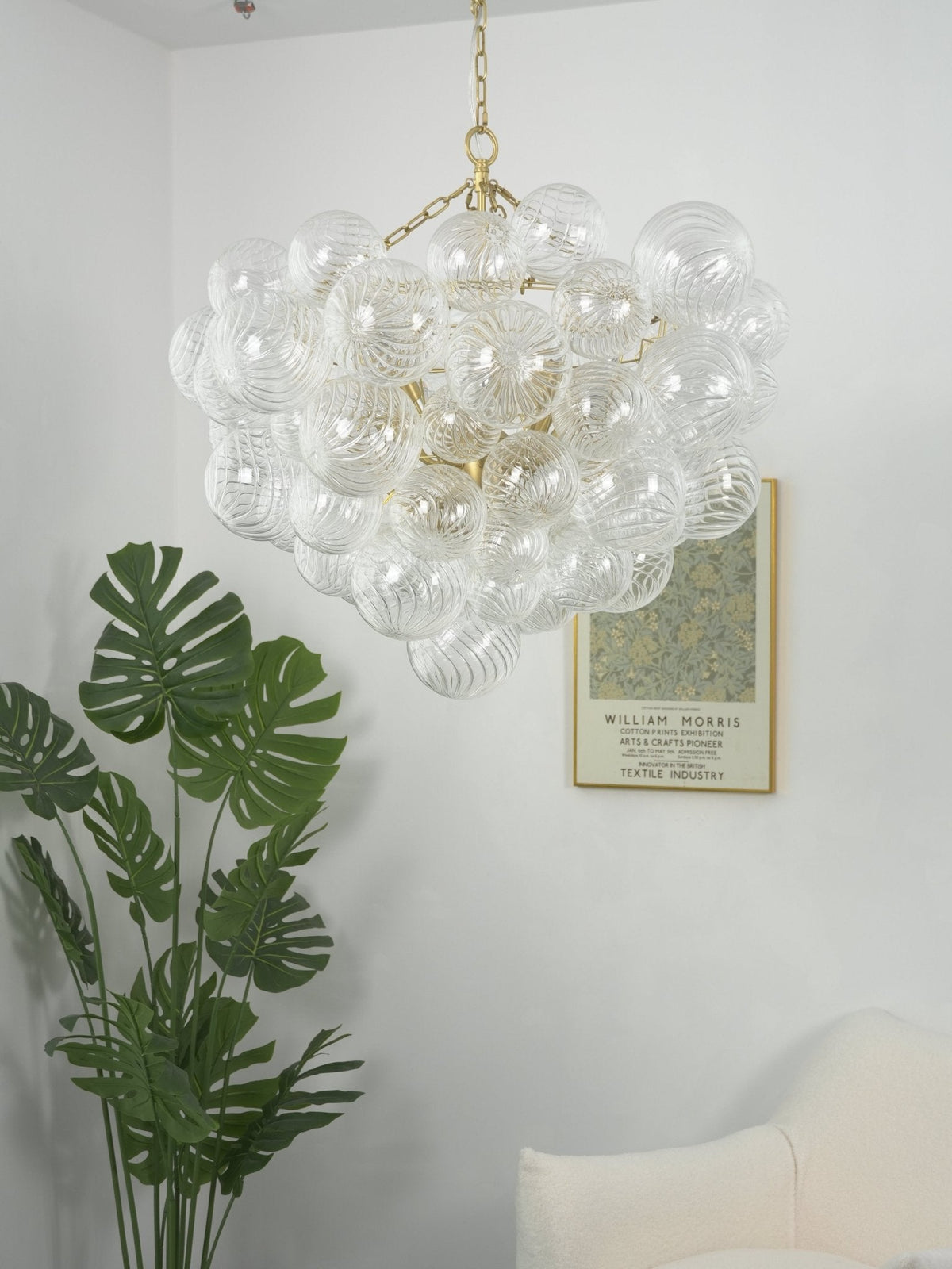 Lumière Cascade Glass Ball Chandelier – Modern Sculptural Pendant Light