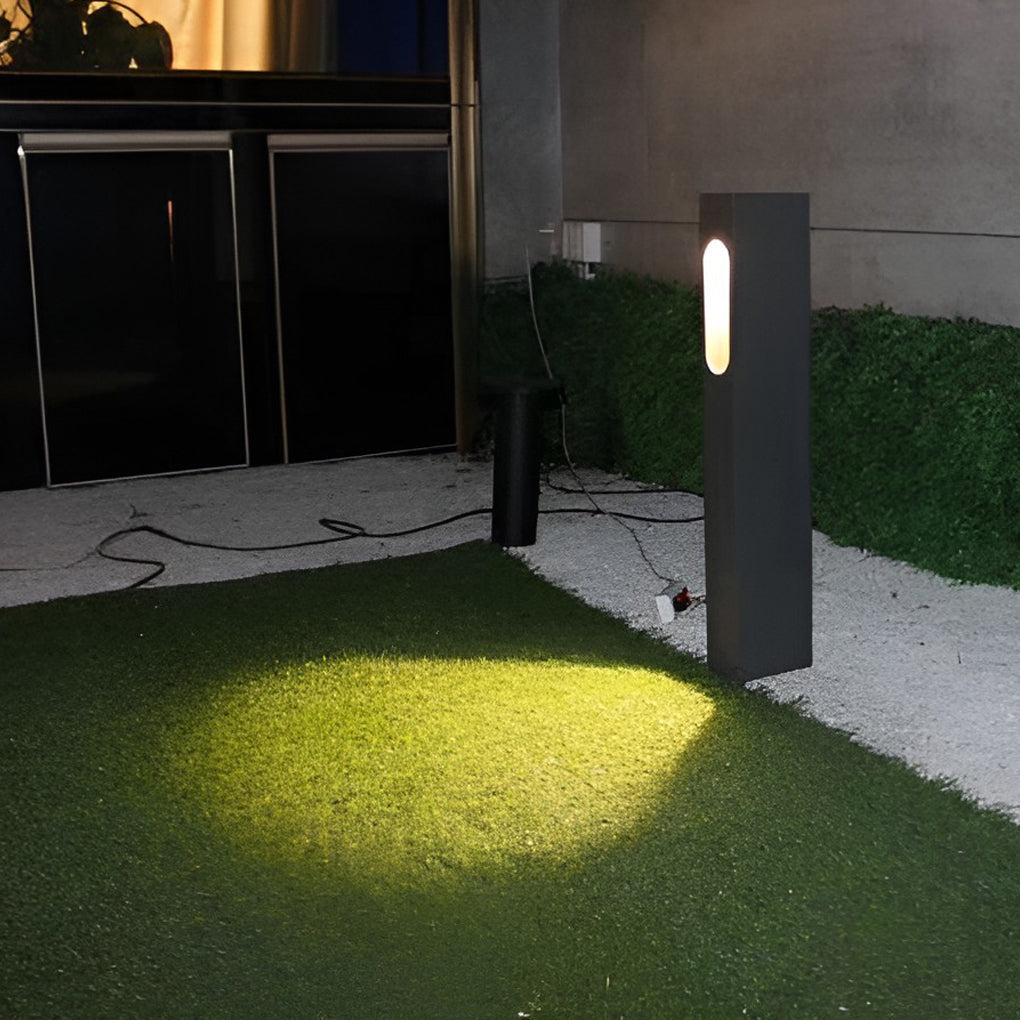 Modern Black Aluminum LED Pathway Light for Landscape and Garden Illumination