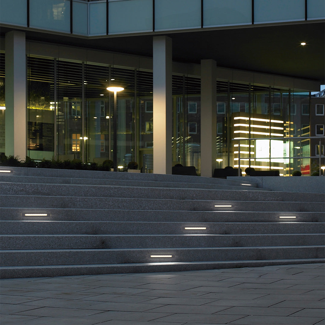 Linear LED Step Light – Minimalist Architectural Outdoor Fixture