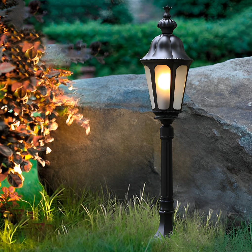 European-Style LED Pathway Lamp Post in Black for Garden and Courtyard