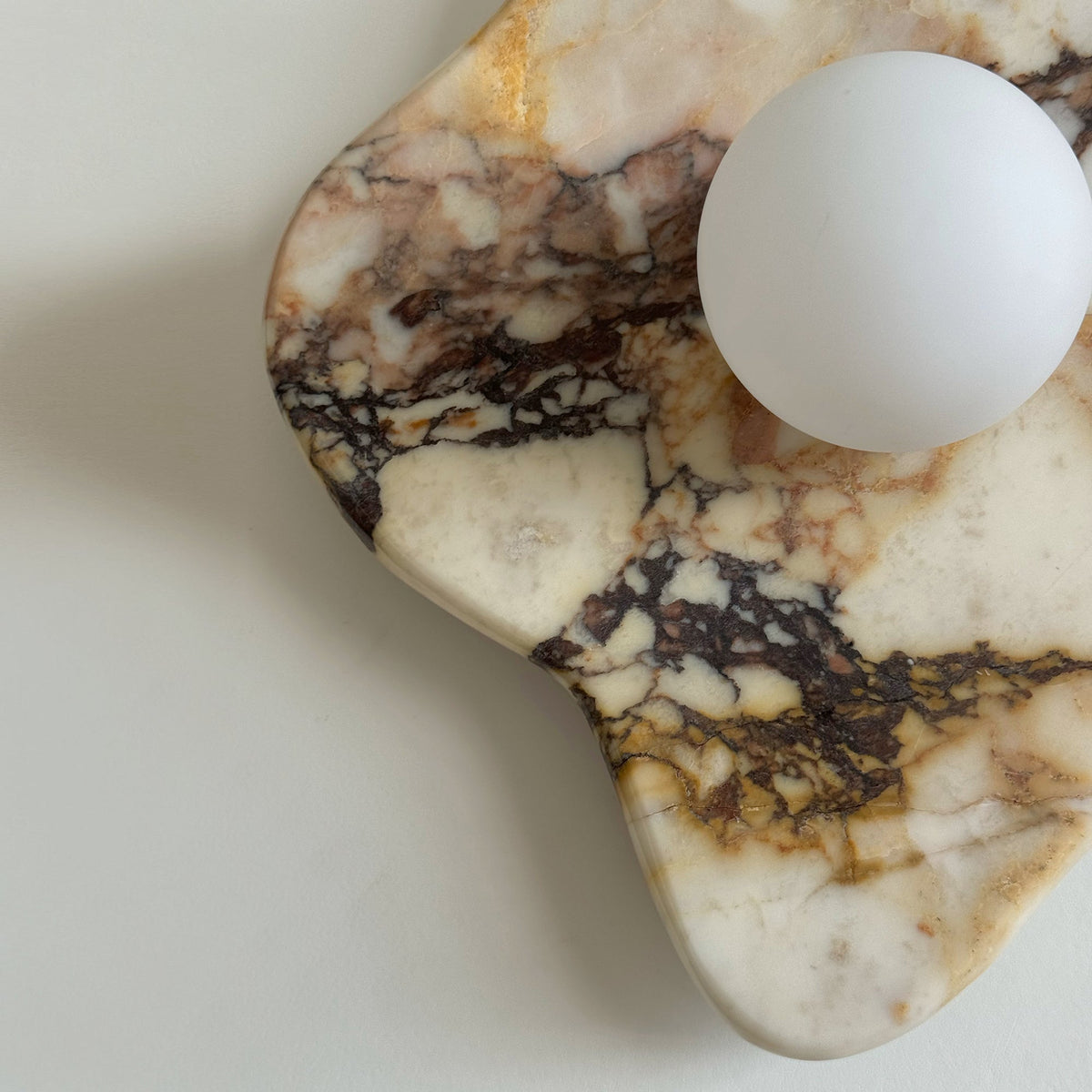 abnormal-marble-wall-lamp