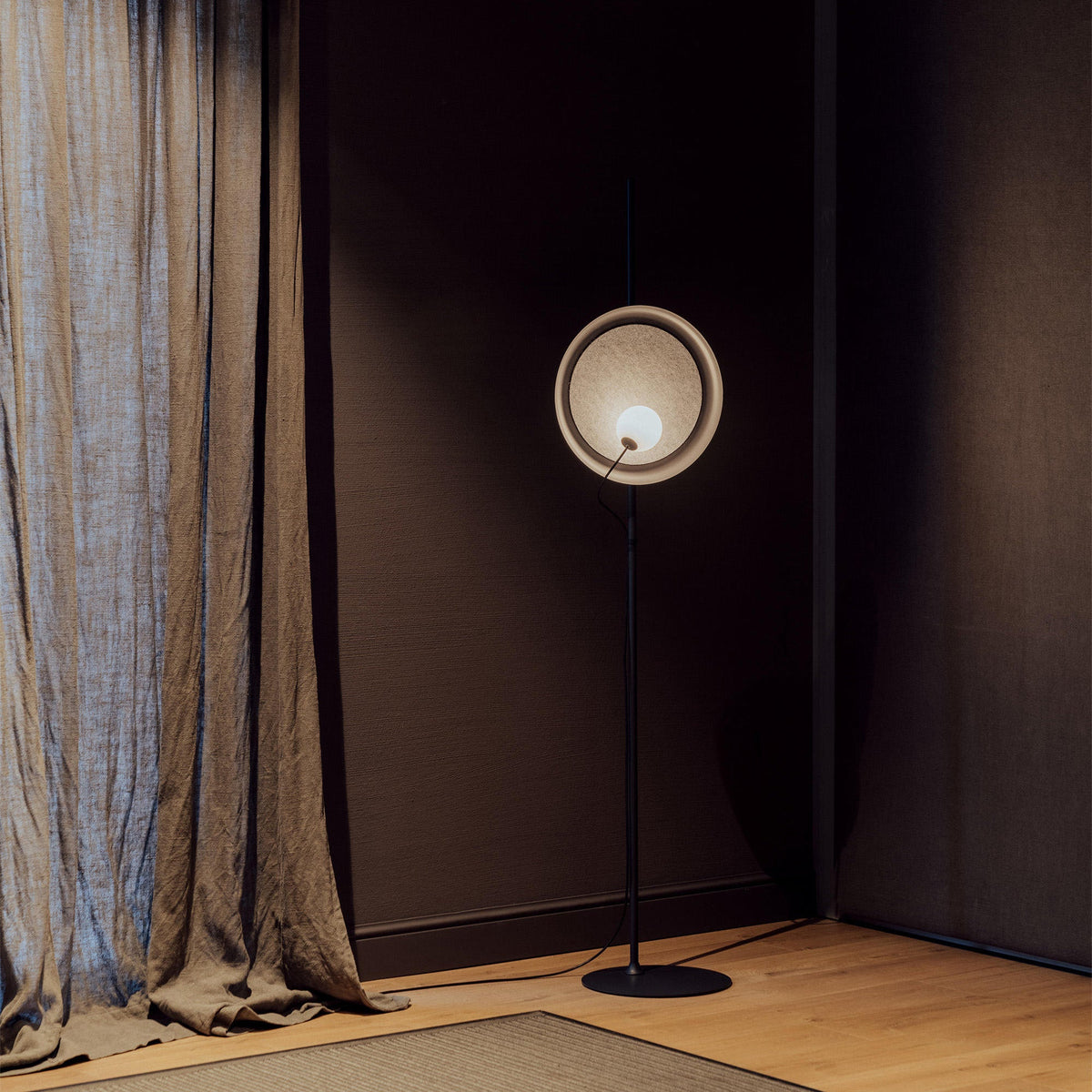 acoustic-disc-floor-lamp