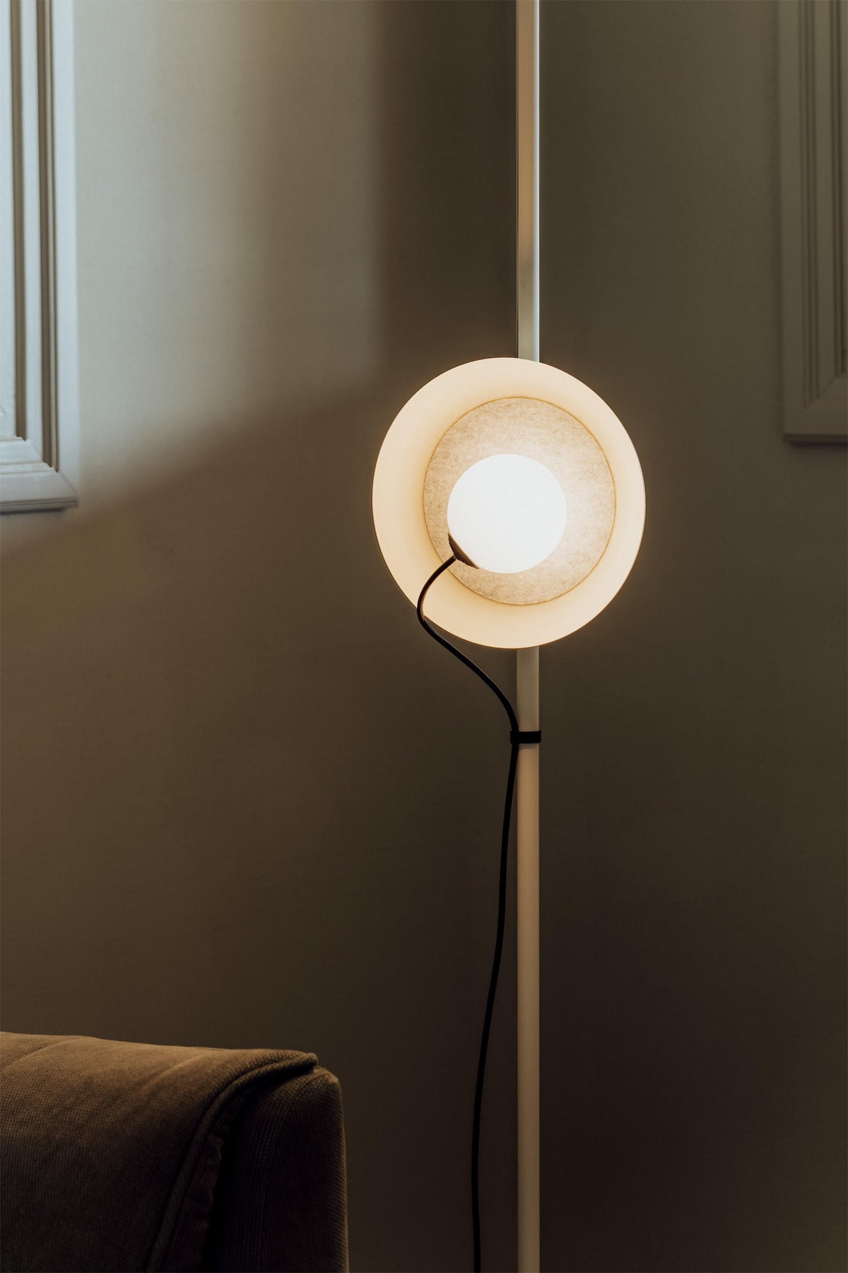 acoustic-disc-floor-lamp