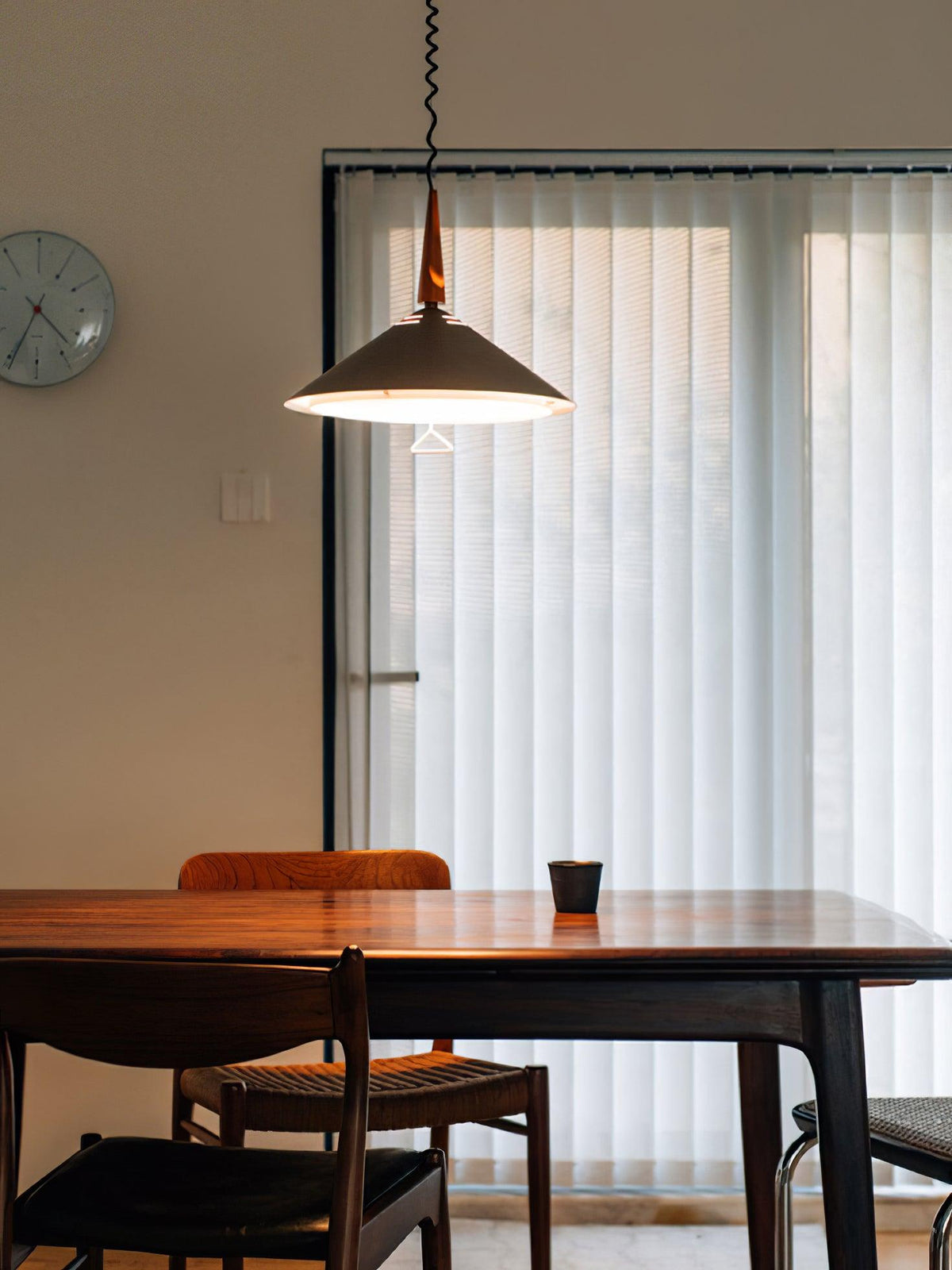 Agnes Retro Pendant Light with Retractable Cable, Mid-Century Modern Kitchen Island Lamp