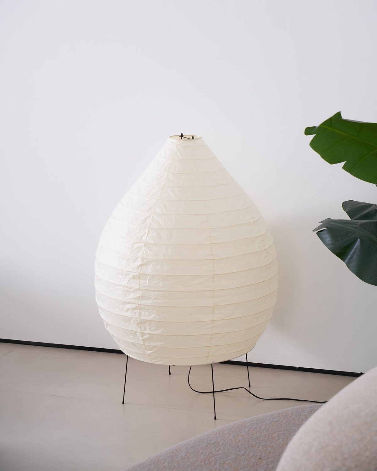 Washi Paper Floor Lamp – Handcrafted Rice Paper Lantern for Modern Interiors