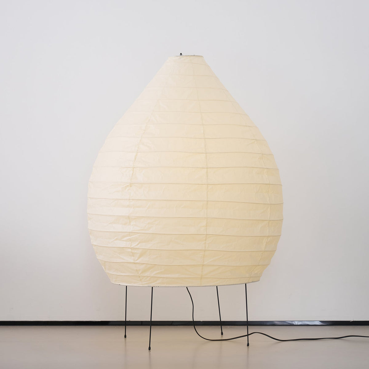 Washi Paper Floor Lamp – Handcrafted Rice Paper Lantern for Modern Interiors