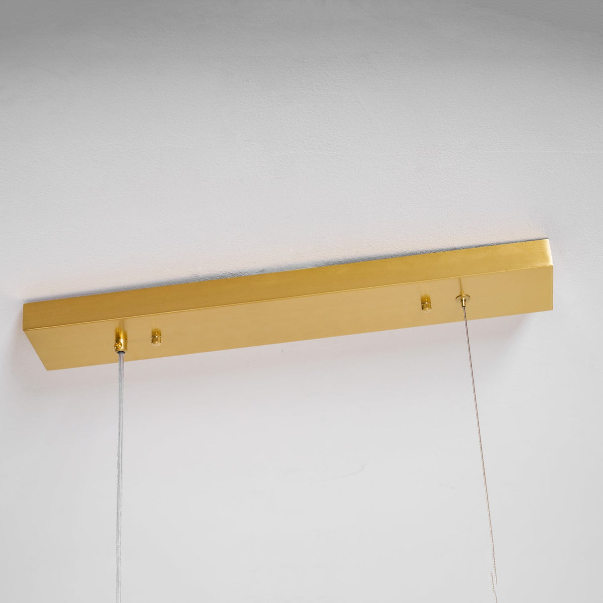 Alabaster Beam Linear Pendant Light in Brass for Modern Interiors