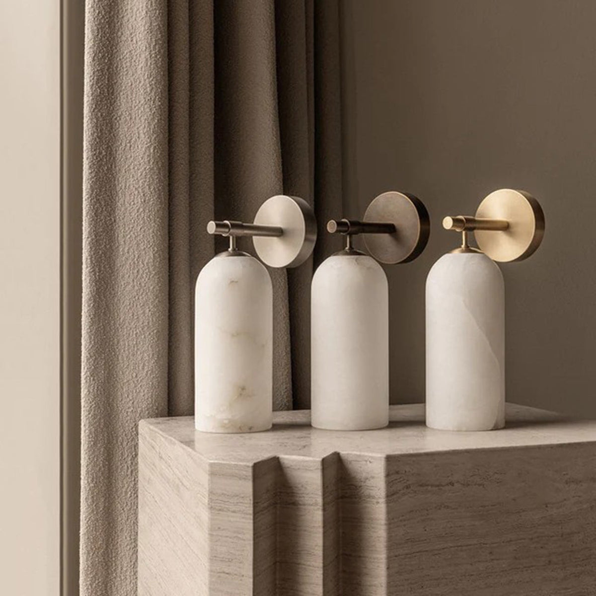 Pillar Alabaster Wall Sconce – Natural Stone, Brushed Gold Accent