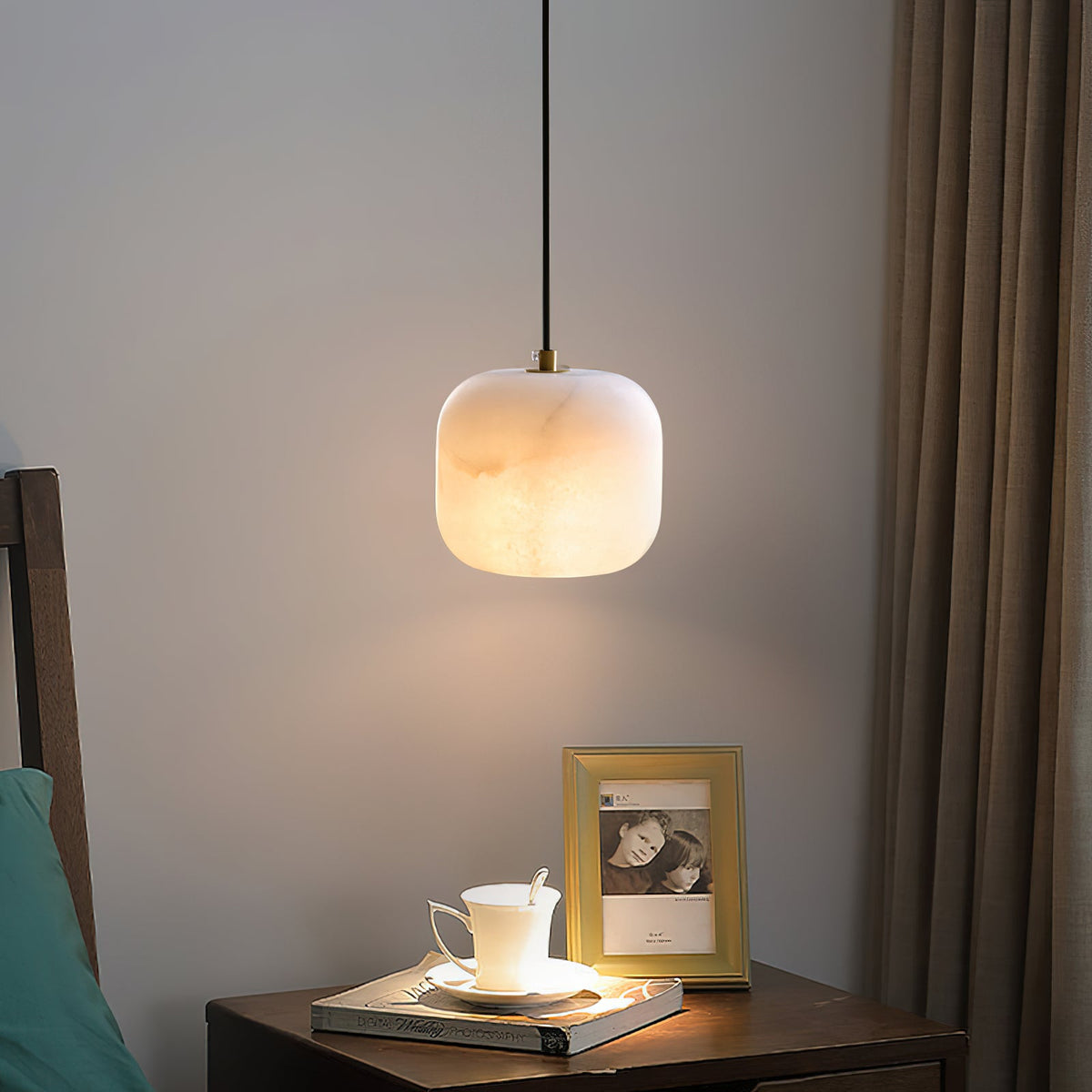 alabaster-bedside-pendant-light
