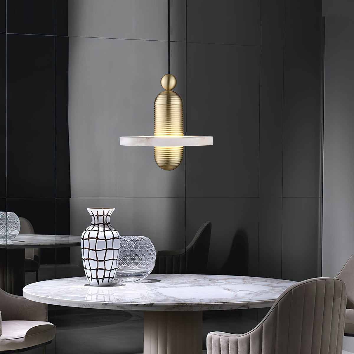 alabaster-comet-pendant-lamp