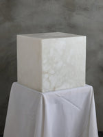 alabaster-cubic-table-lamp