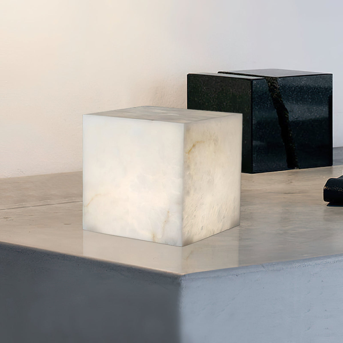 alabaster-cubic-table-lamp