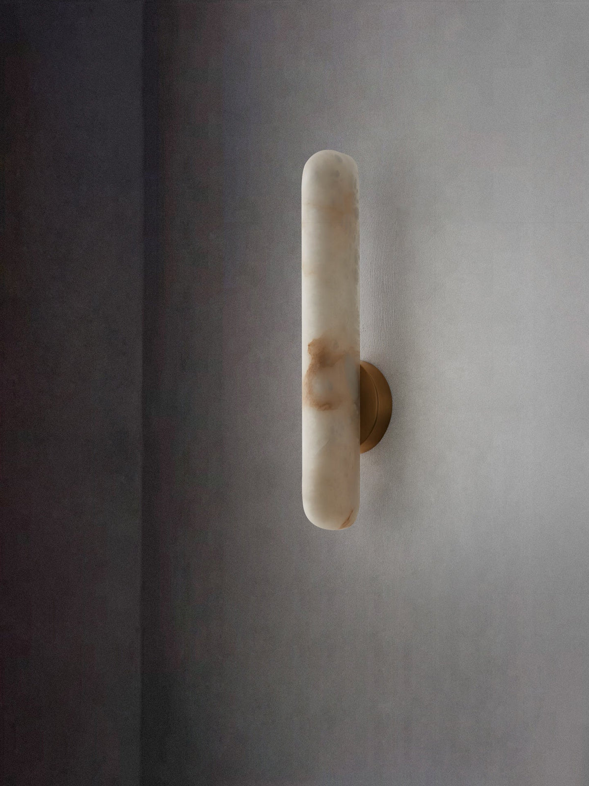 Alabaster Rod Wall Sconce in Brass – Modern Minimalist Lighting