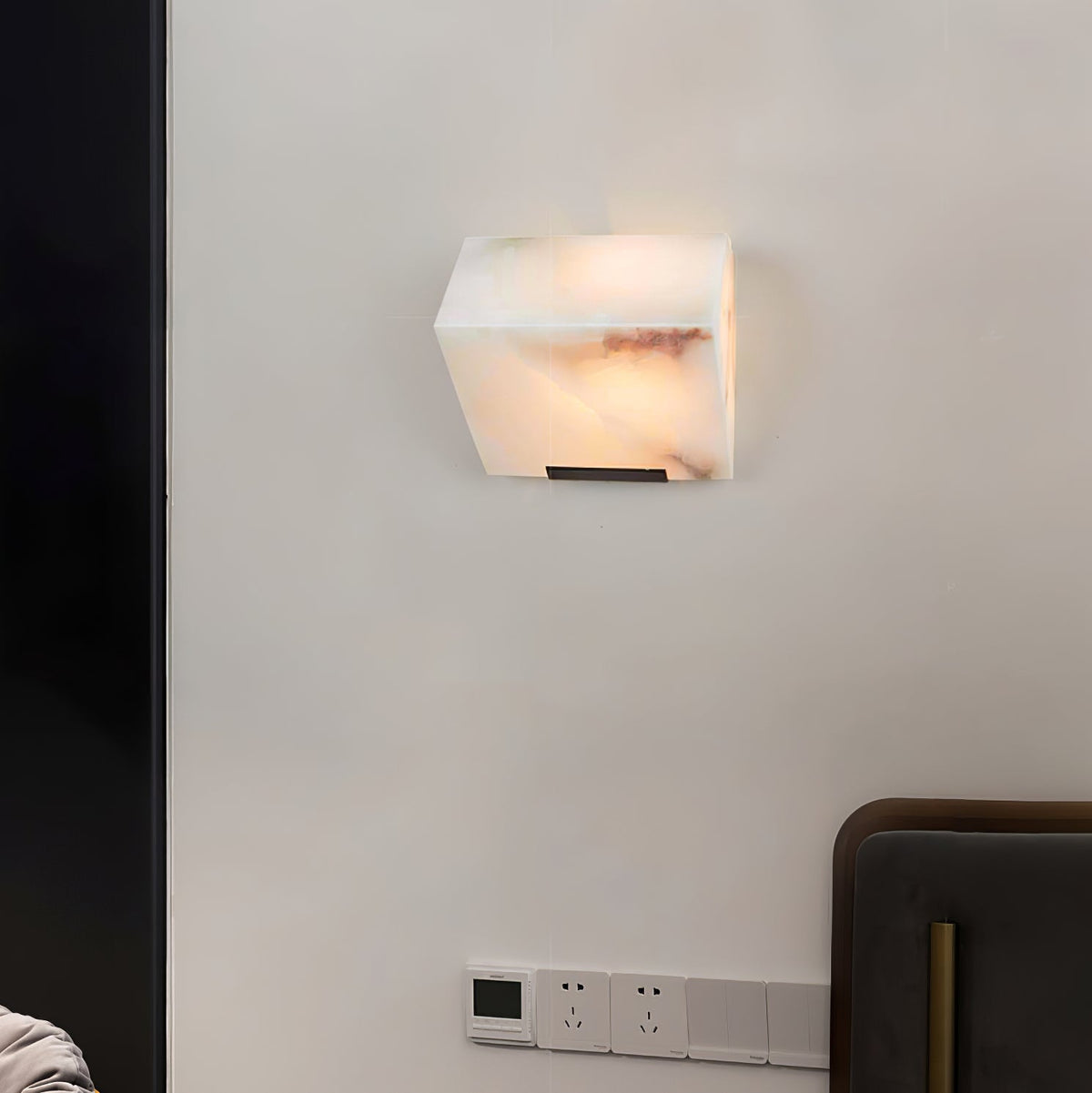 Alabaster Plug-In Wall Sconce with Integrated LED – Modern Staircase Lighting