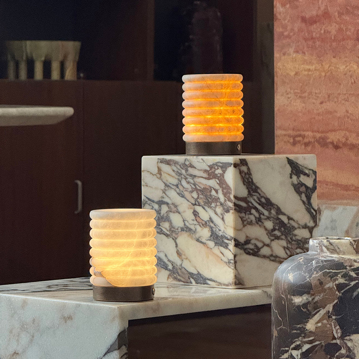 alabaster-striped-table-lamp