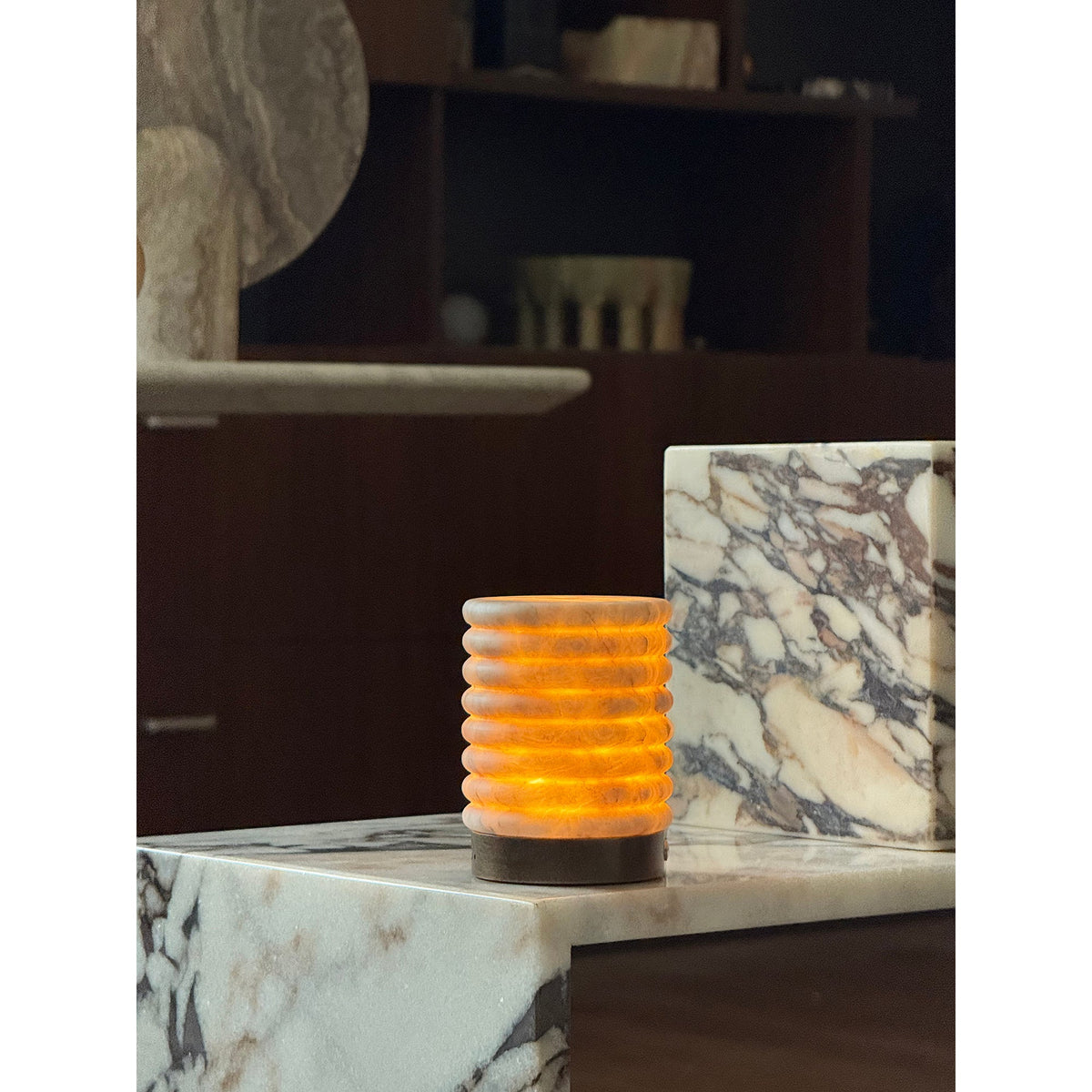alabaster-striped-table-lamp
