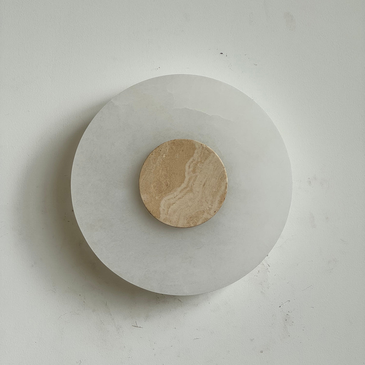 alba-alabaster-wall-lamp
