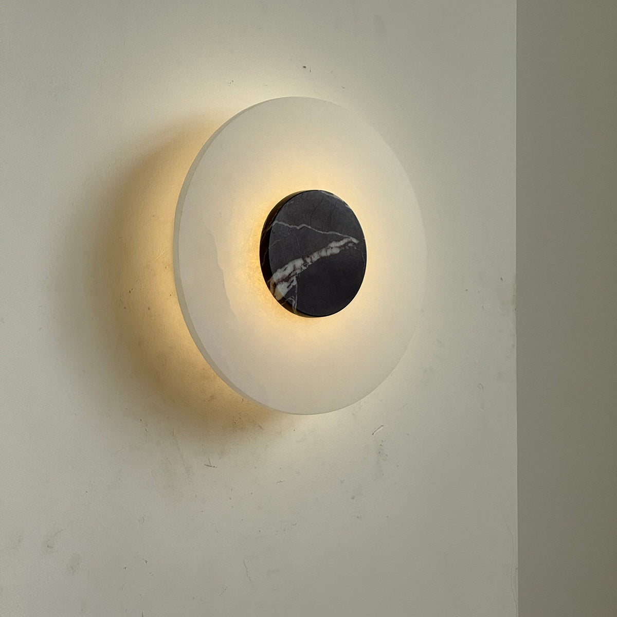 alba-alabaster-wall-lamp