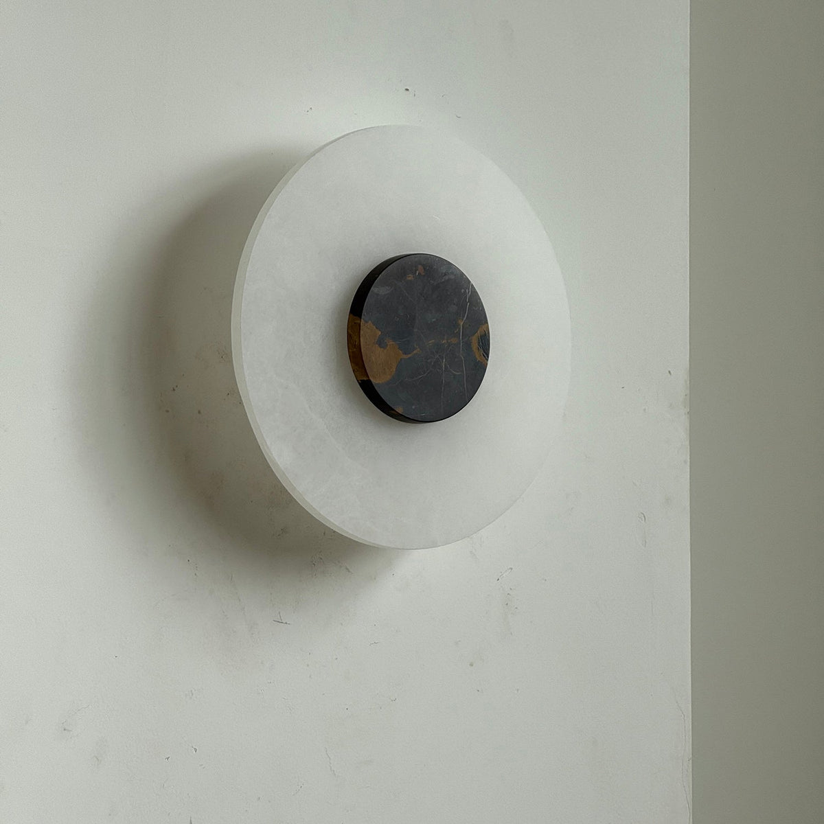 alba-alabaster-wall-lamp