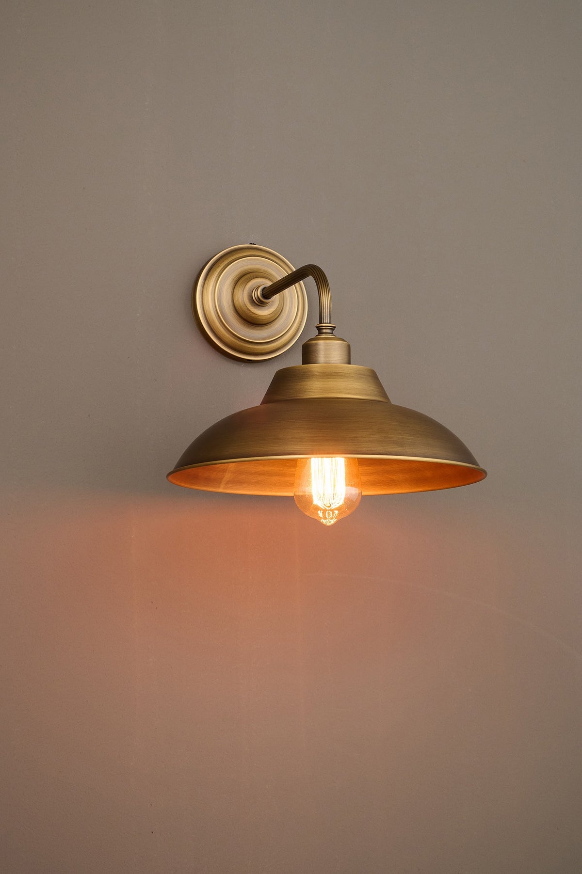 aldorno-wall-lamp
