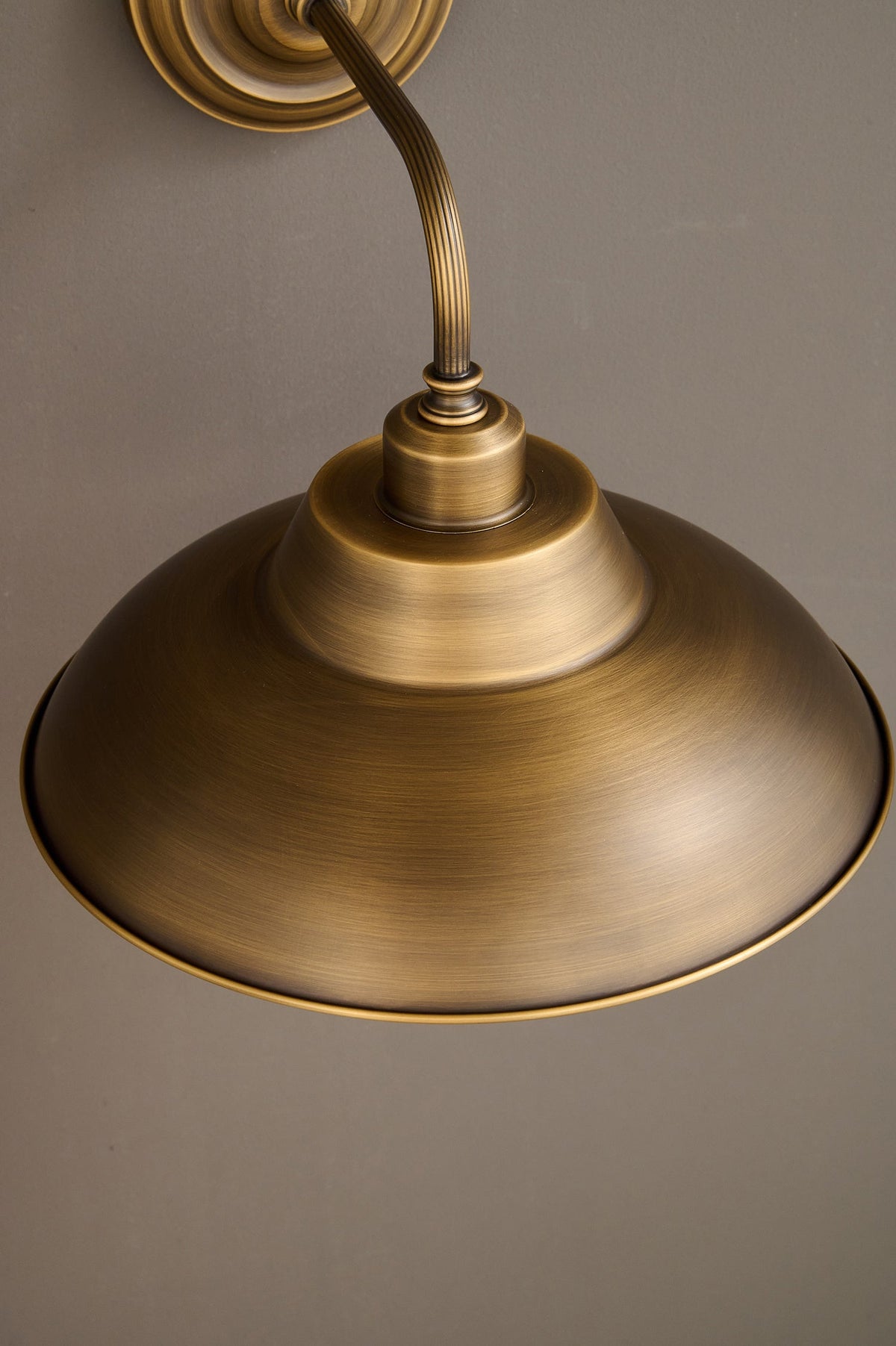 aldorno-wall-lamp