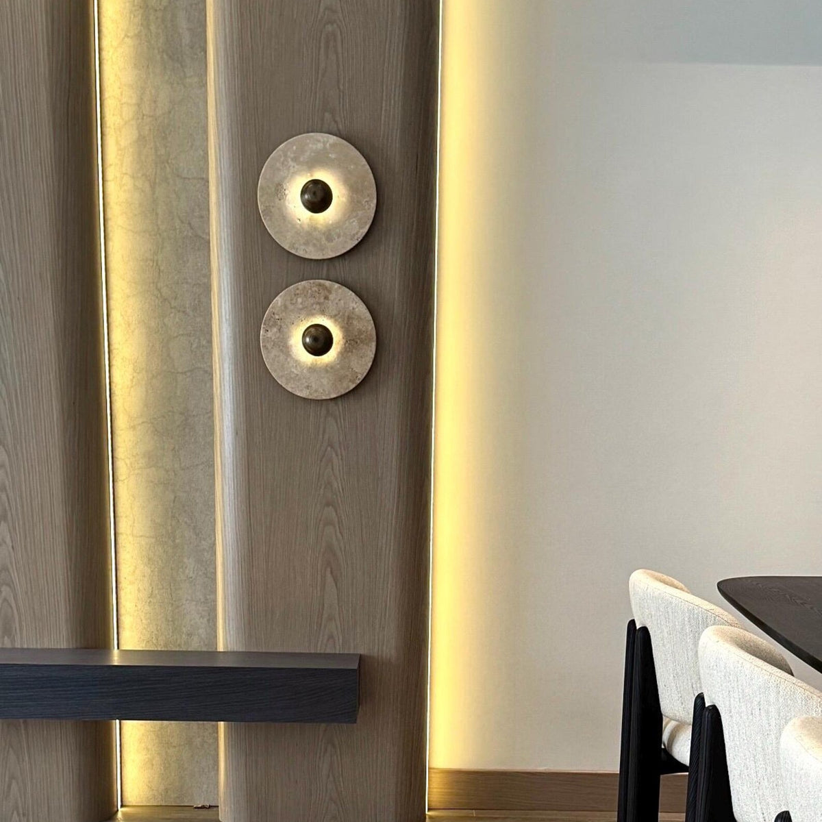 alese-travertine-wall-lamp